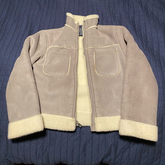 Gap kids faux leather shearling jacket for a 9-10yo - Picture 2 of 2